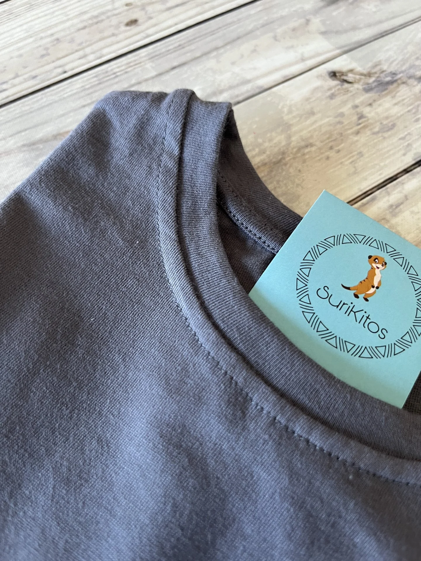 REMERA BEACH GRIS TOPO - Imagen 3