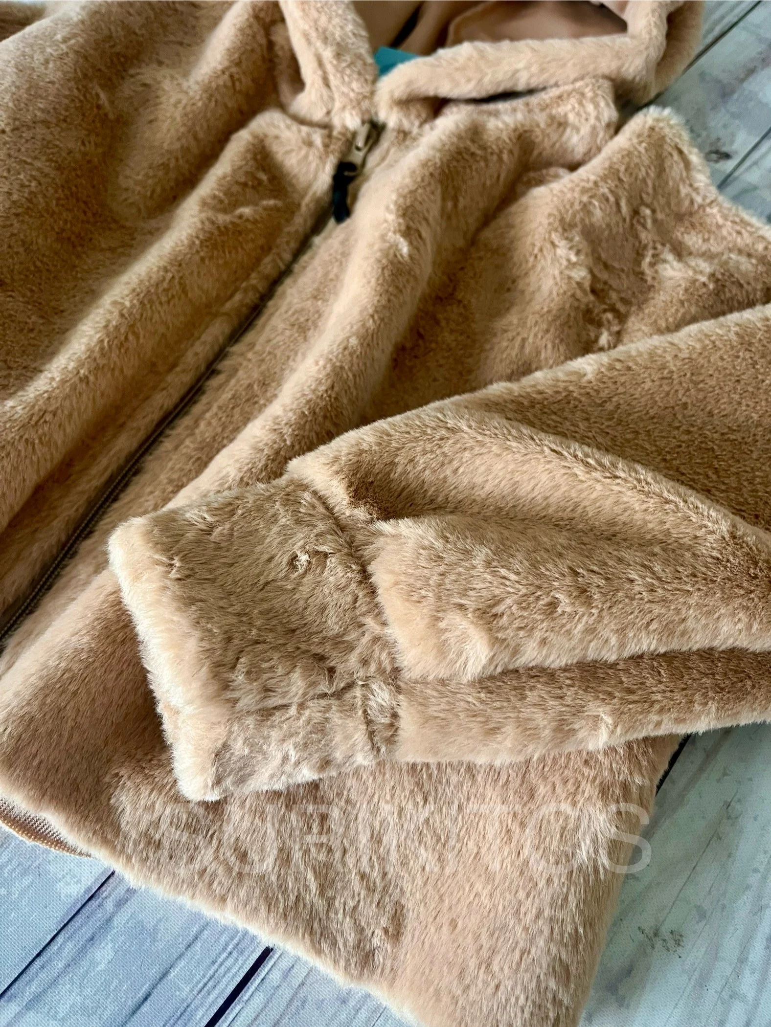 CAMPERA DE PIEL LOLA OVER BEIGE - Imagen 2