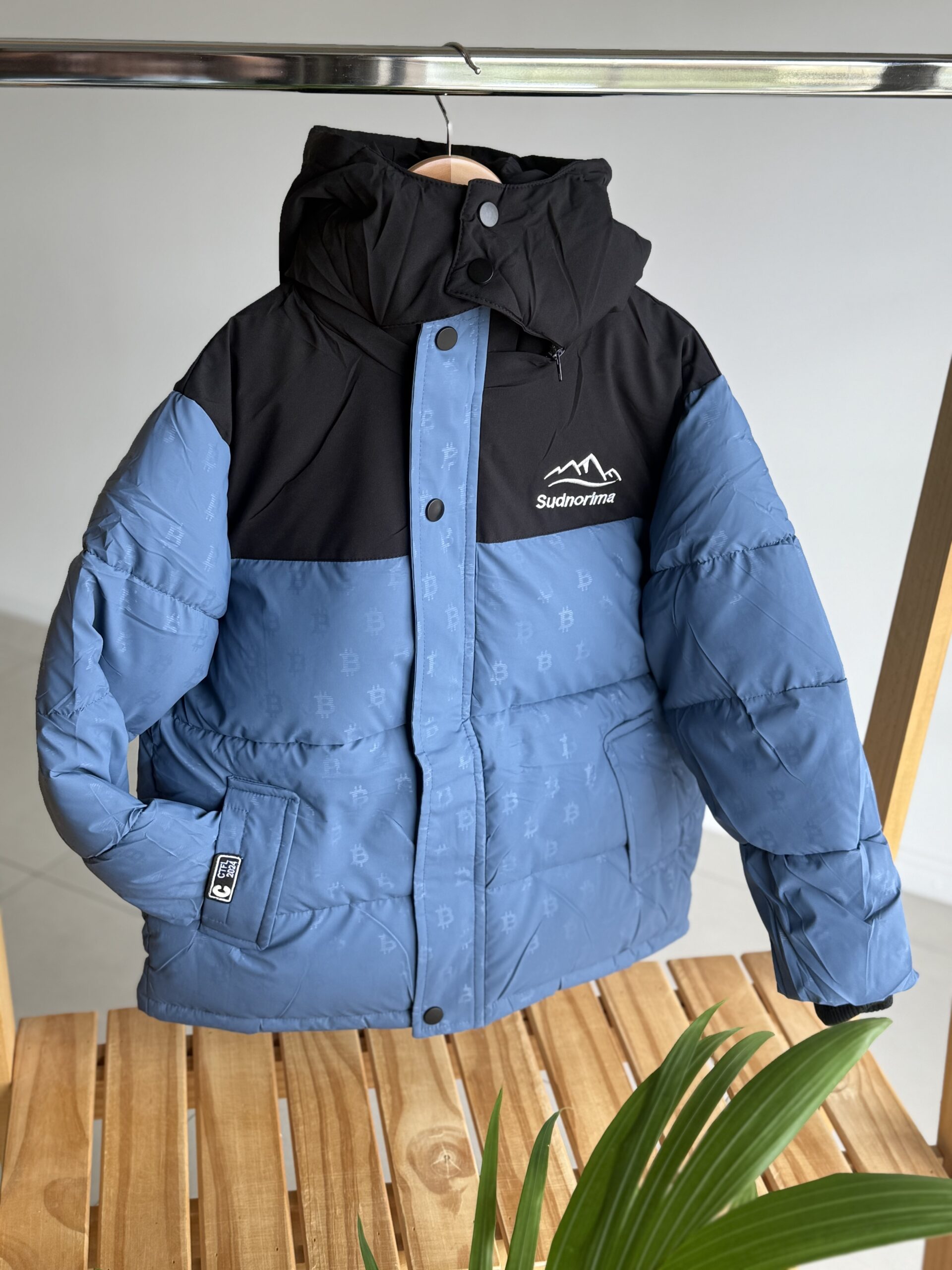 CAMPERA DE ABRIGO PUFFER AZUL . LÍNEA IMPORTADA