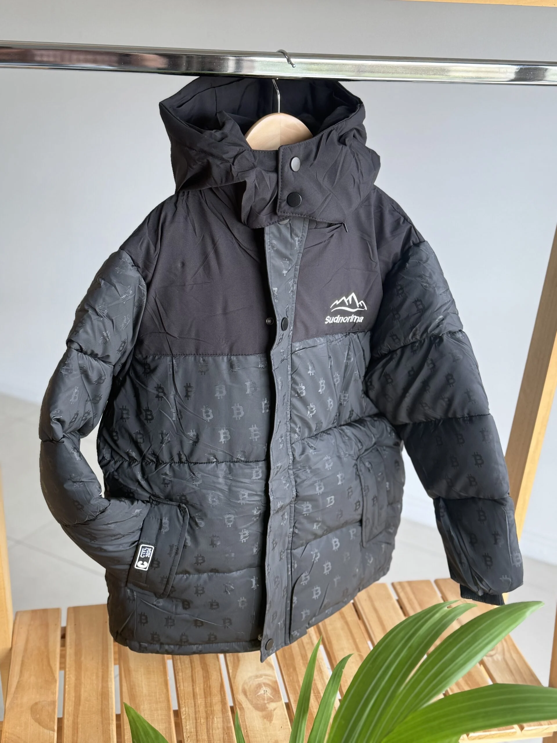 CAMPERA DE ABRIGO PUFFER NEGRA. LÍNEA IMPORTADA