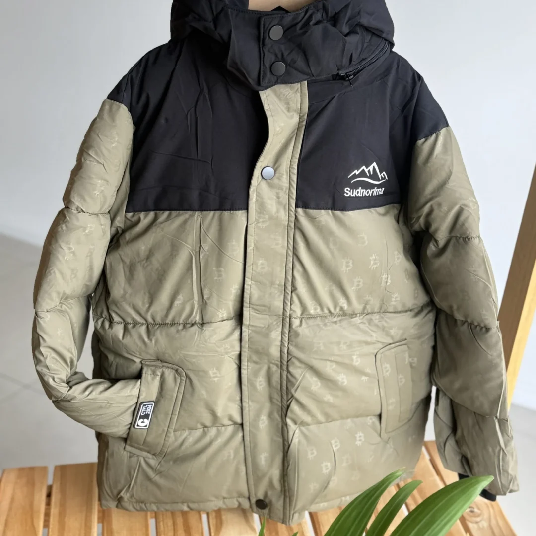 CAMPERA DE ABRIGO PUFFER VERDE . LÍNEA IMPORTADA