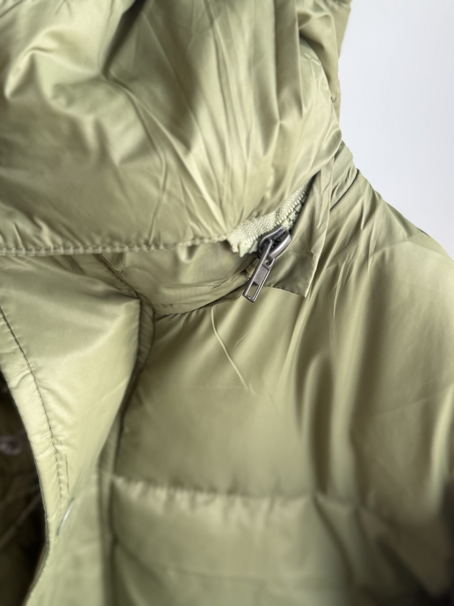 CAMPERA DE ABRIGO UNISEX PUFFER VERDE . IMPORTADA - Imagen 2