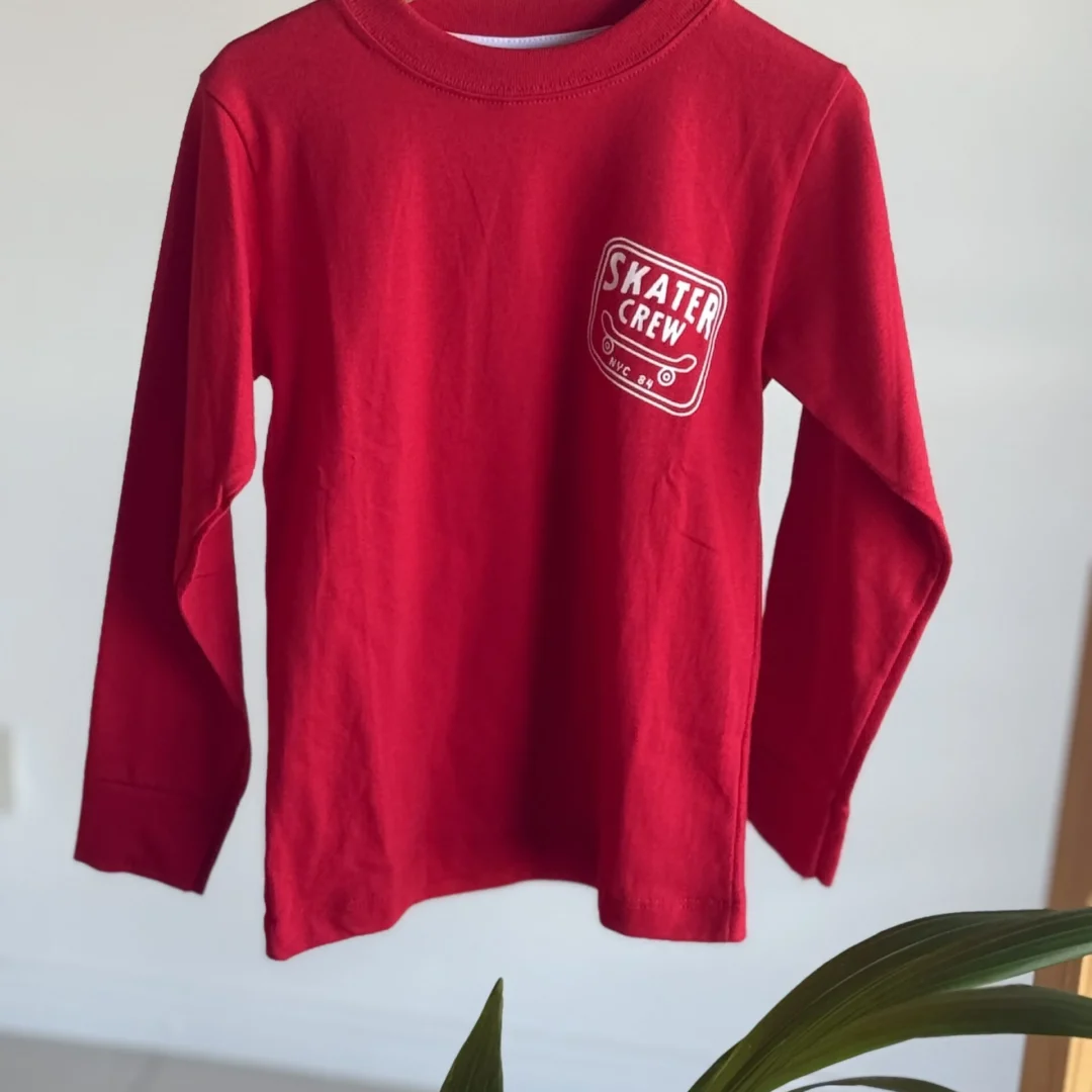 REMERA SKATER CREW ROJA