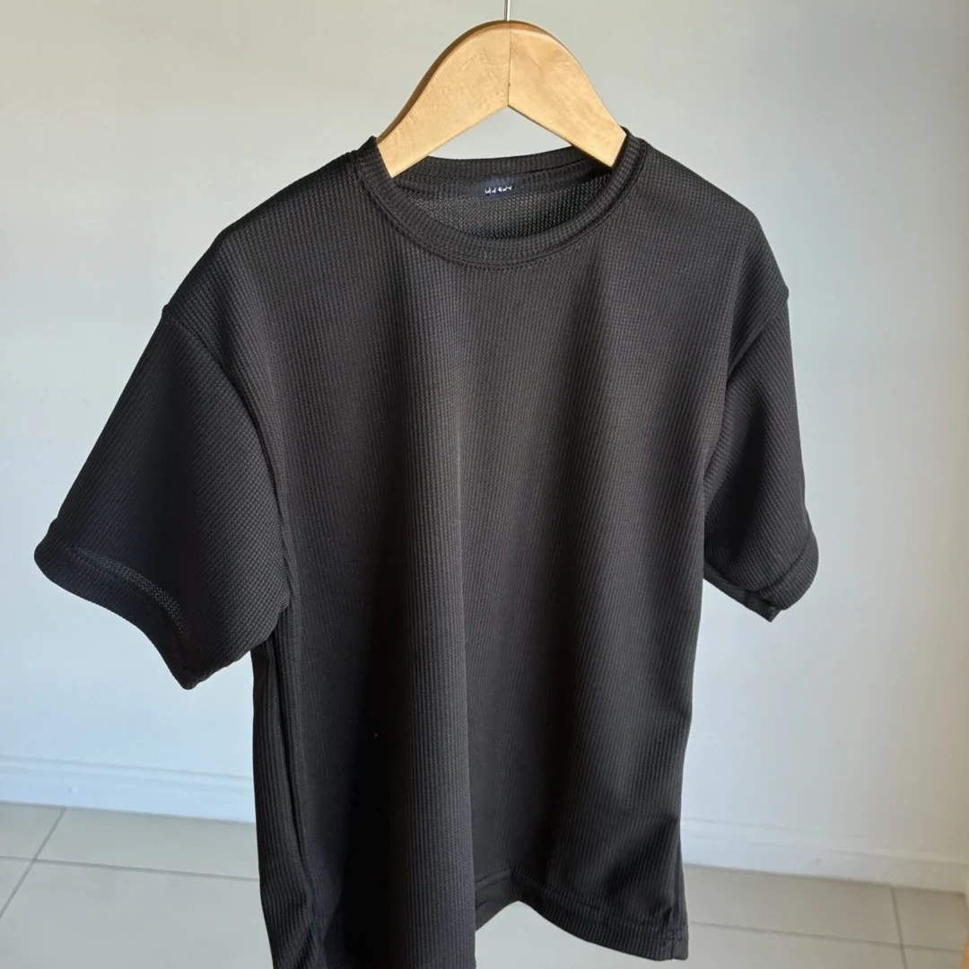 REMERA MANGAS CORTAS WAFLE NEGRO