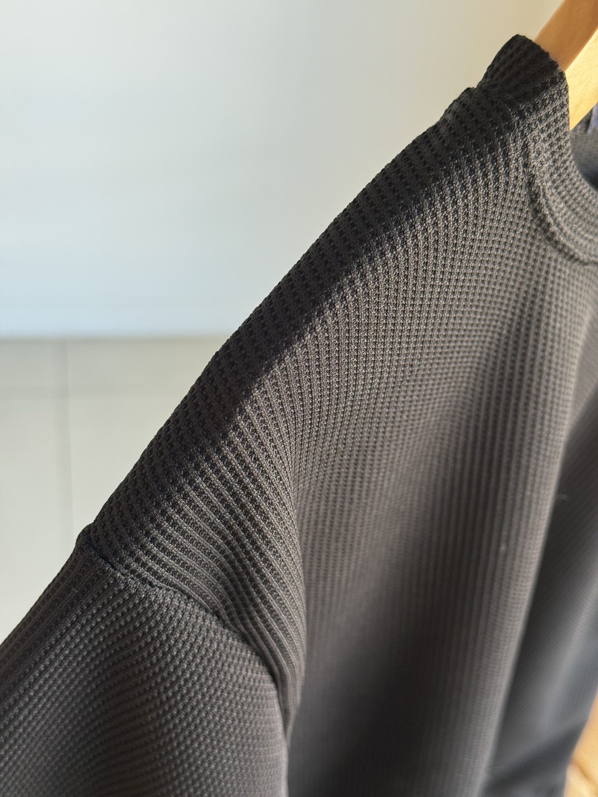 REMERA MANGAS CORTAS WAFLE NEGRO - Imagen 2