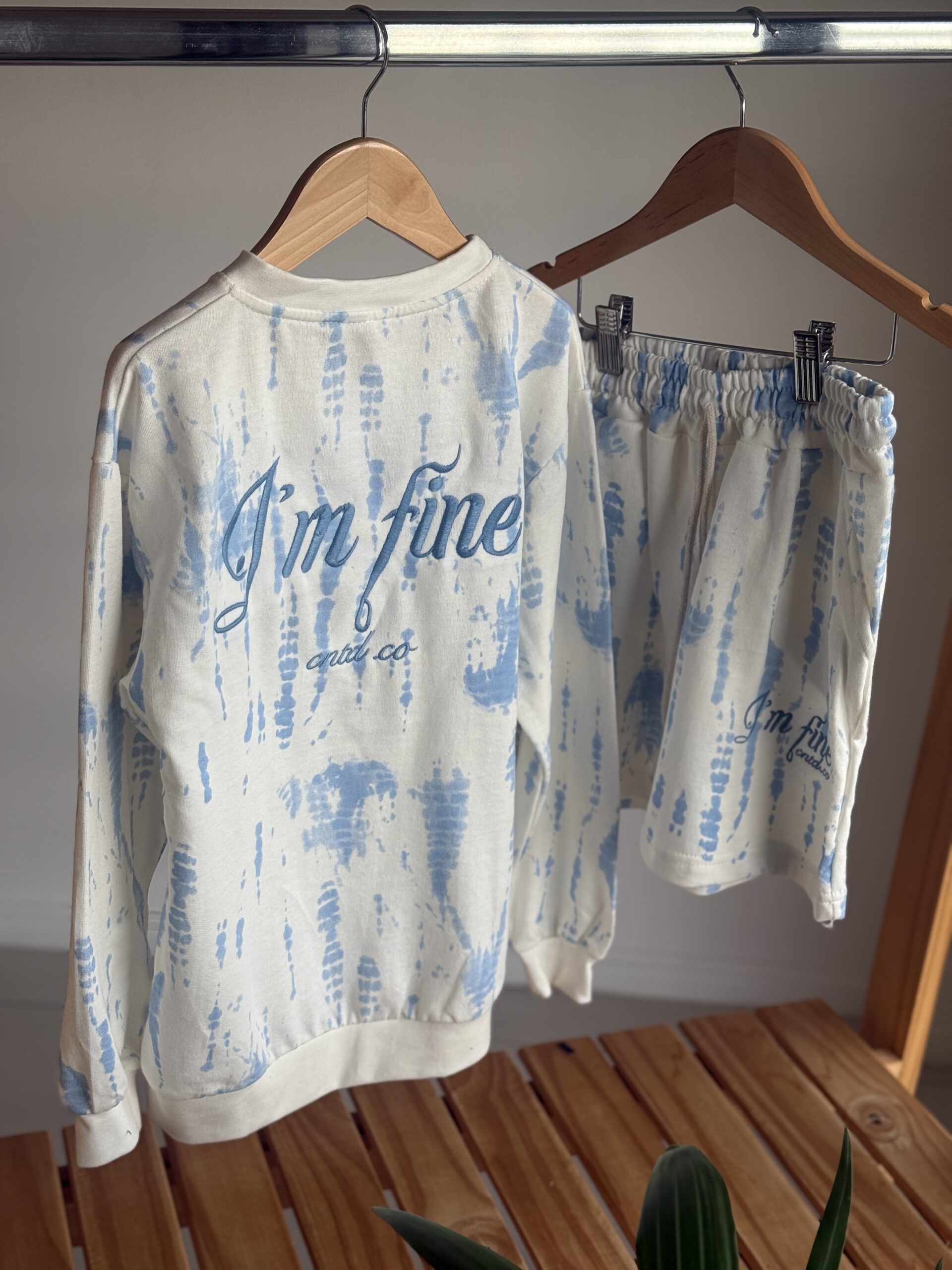 CONJUNTO BATIK CELESTE FINE - Imagen 2
