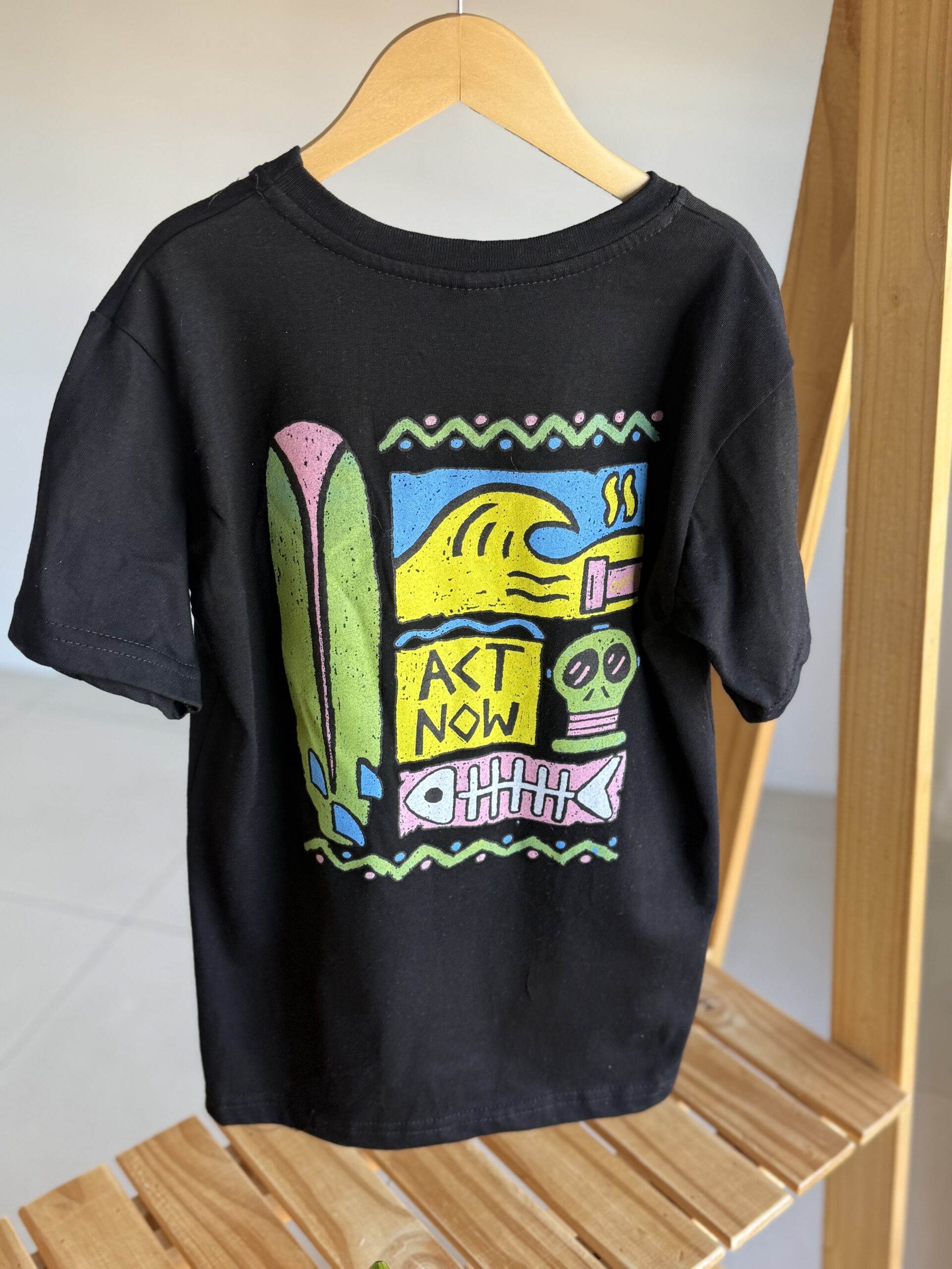REMERA SOL NEGRA (doble estampa ) - Imagen 2