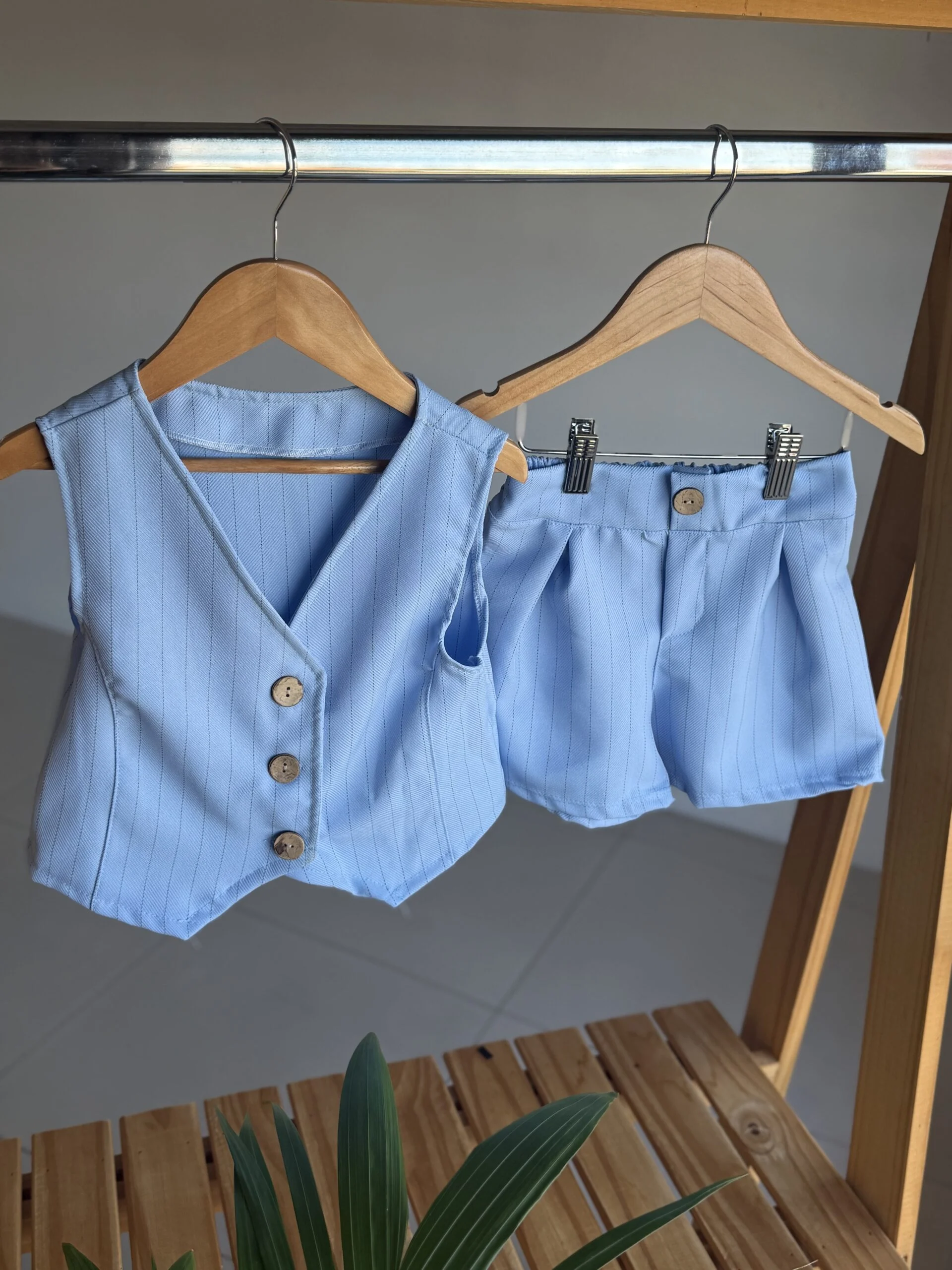 CONJUNTO SASTRERO CELESTE