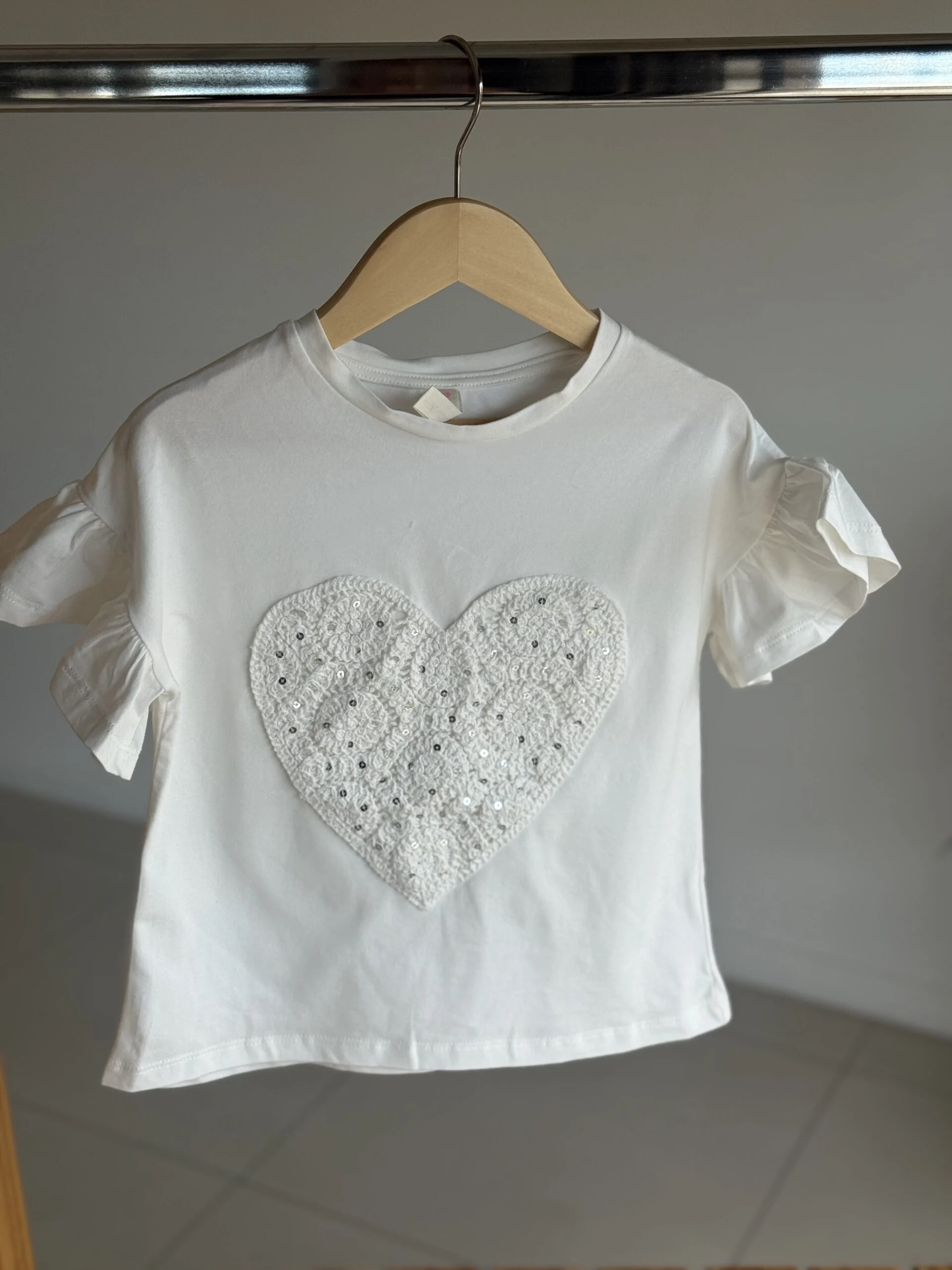 REMERA HEART BLANCA . LÍNEA IMPORTADA