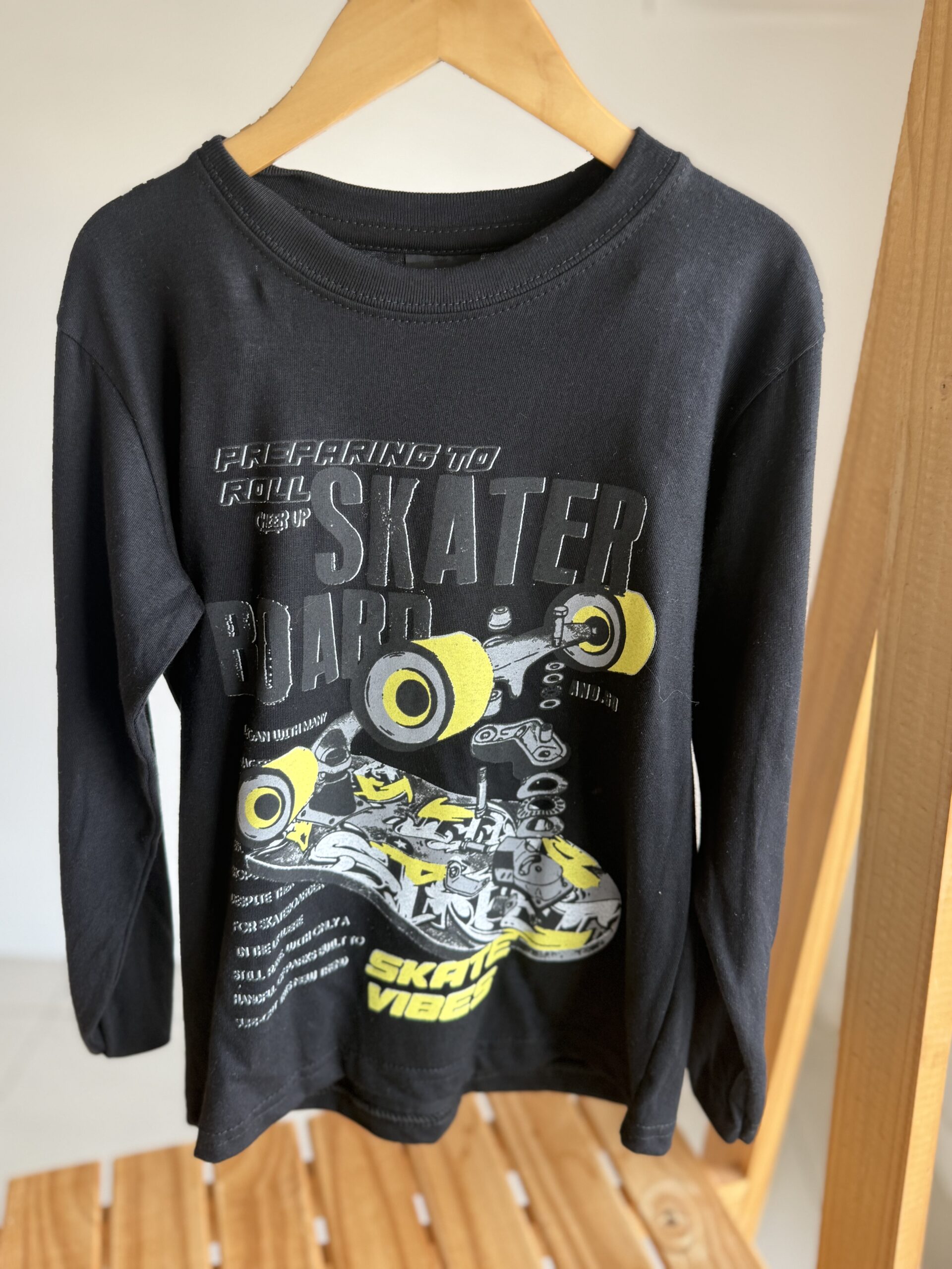 REMERA ML SKATER NEGRA