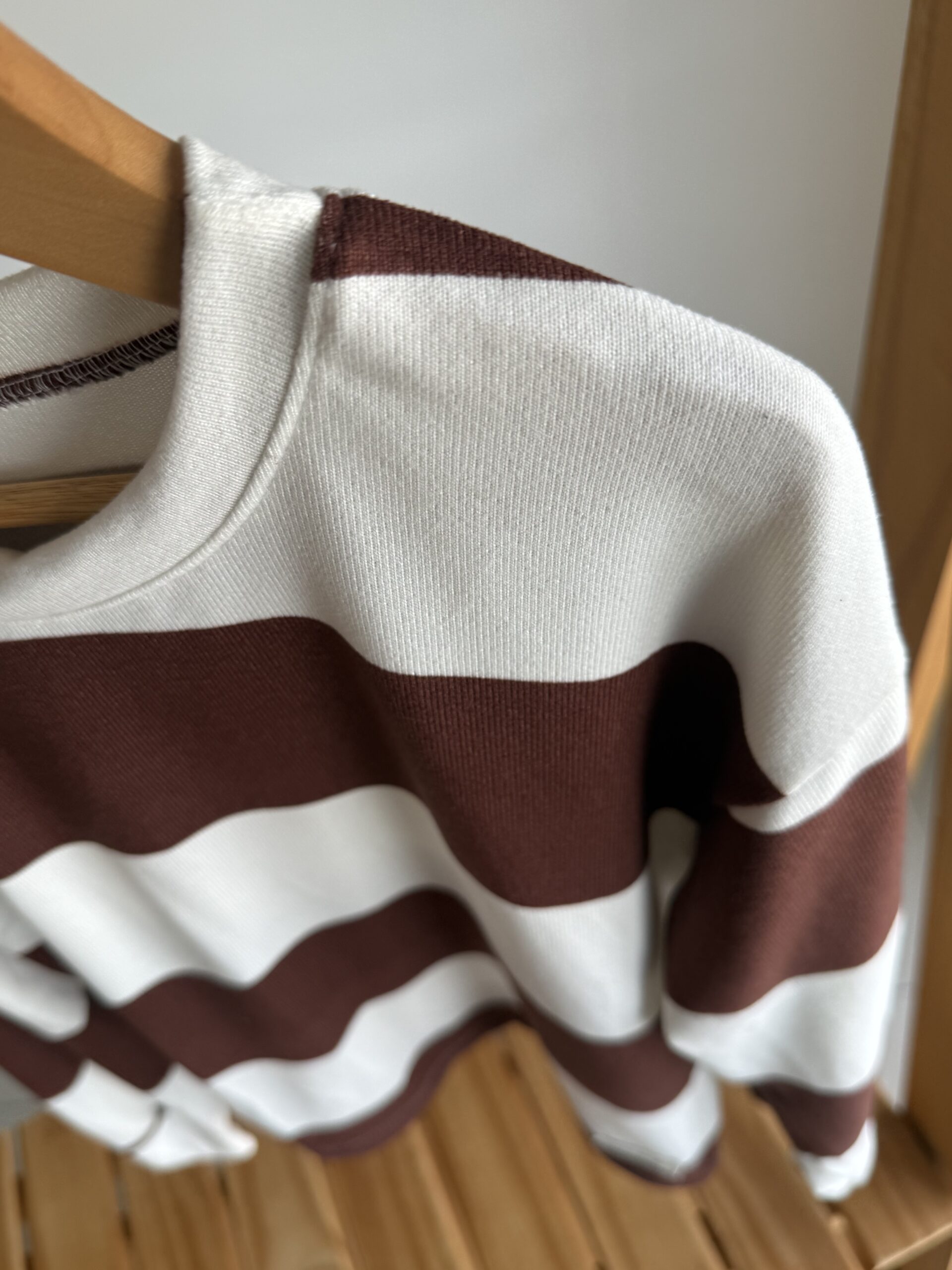 SWEATER LANILLA RAYAS CHOCO - Imagen 2