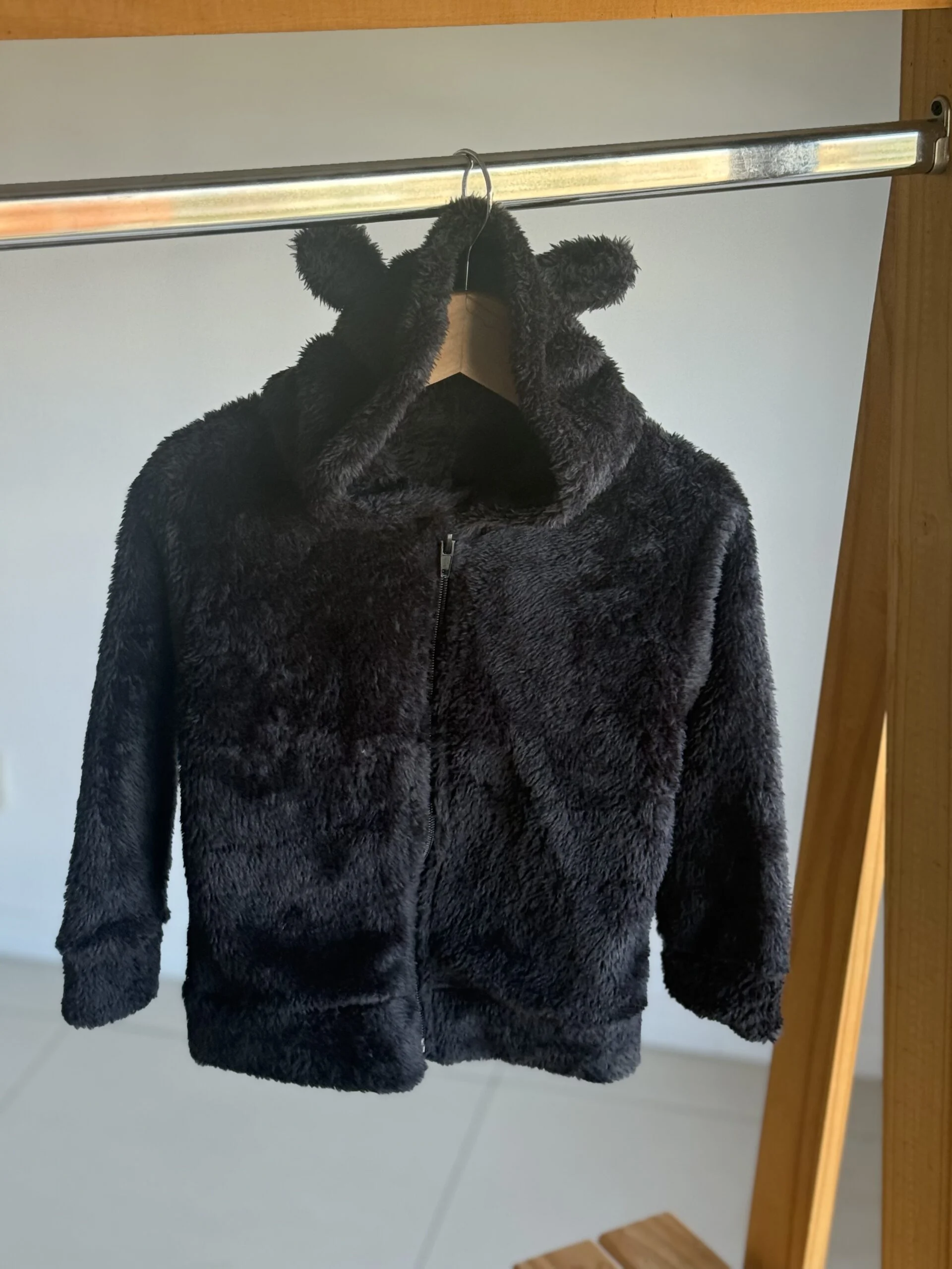 CAMPERA PELUCHE OSITO NEGRA