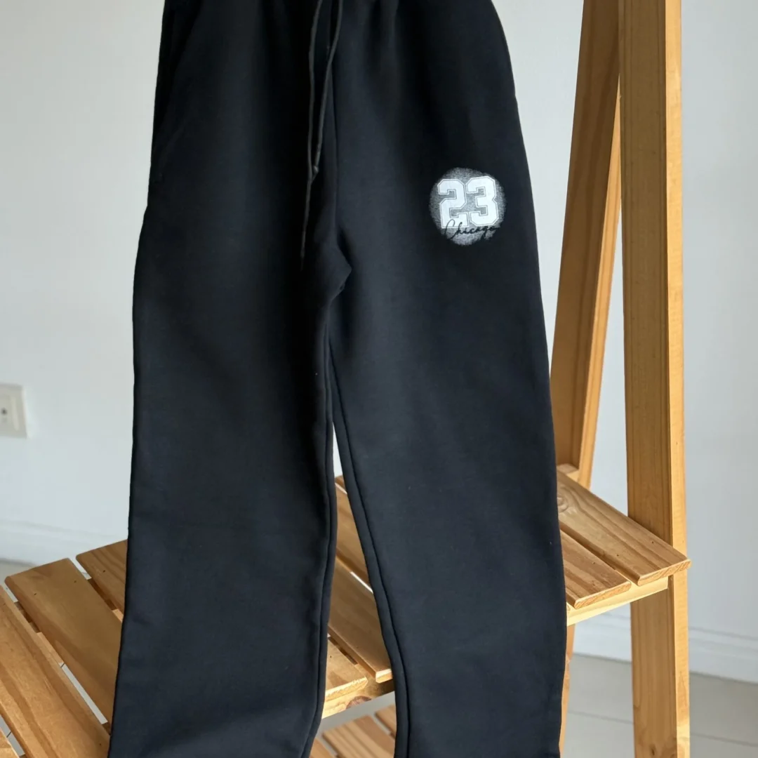 JOGGER FRISA RECTO 23 NEGRO