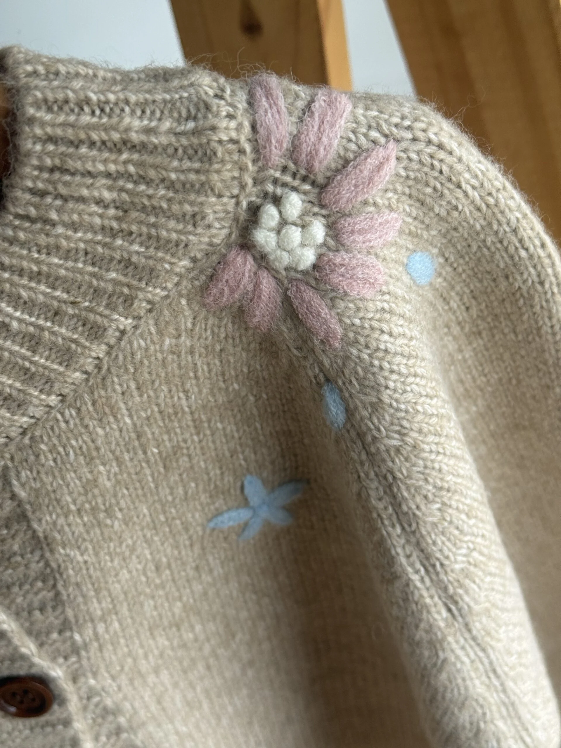 CÁRDIGAN INDY BEIGE . LÍNEA IMPORTADA - Imagen 2