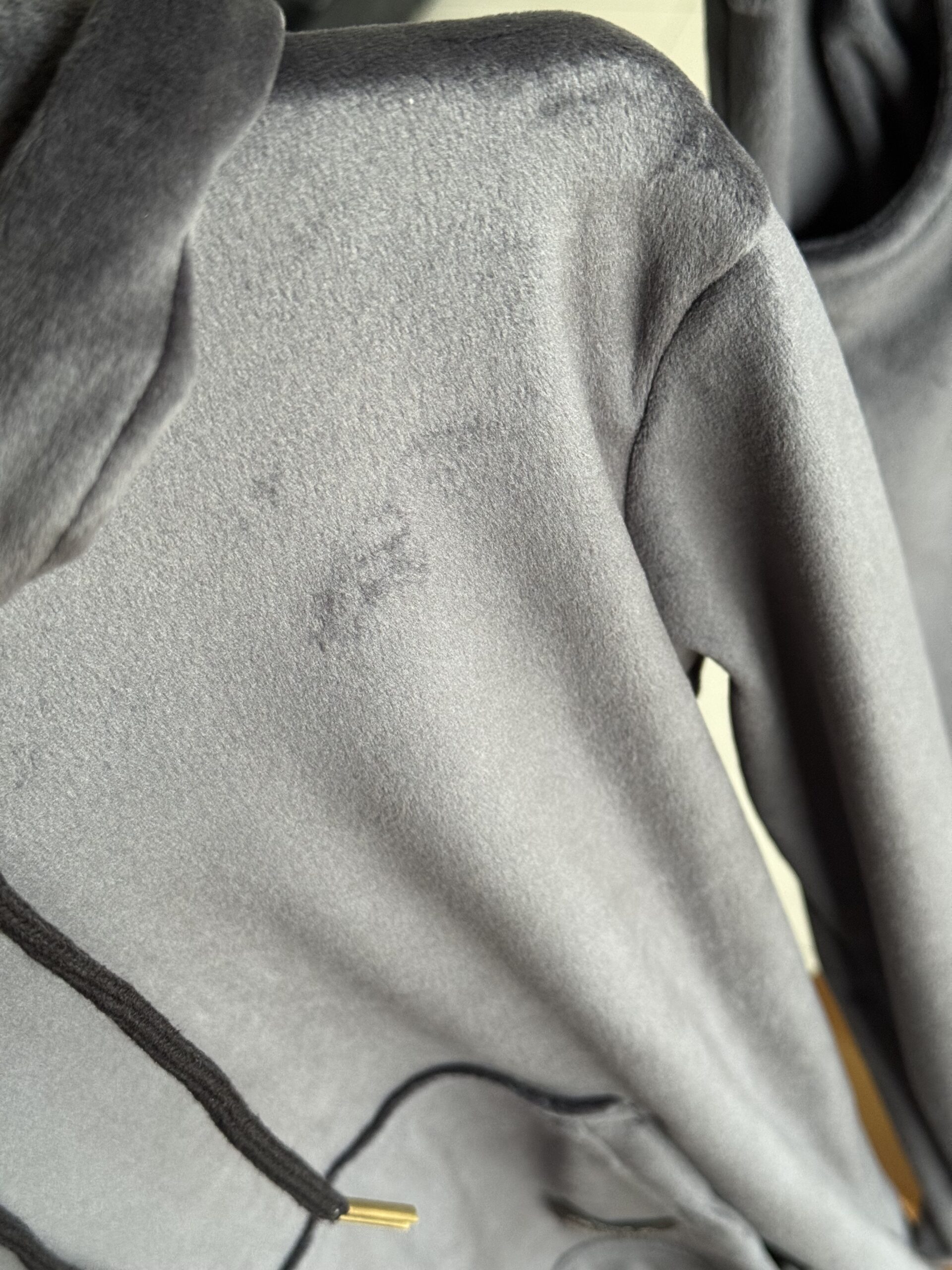 CONJUNTO PLUSH BIFAZ GRIS TOPO - Imagen 2