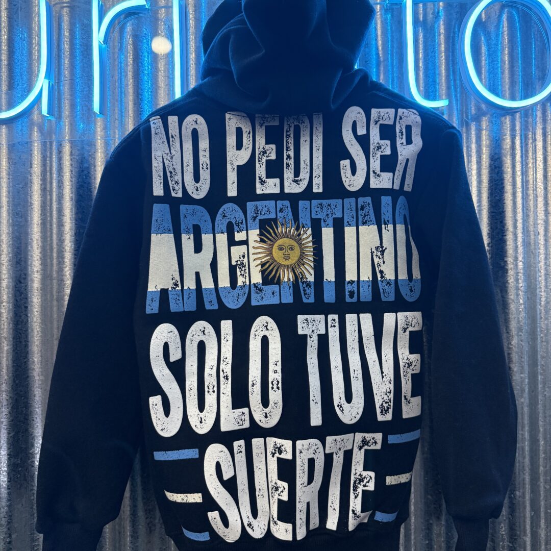 BUZO ARGENTINA UNISEX NEGRO FRASE