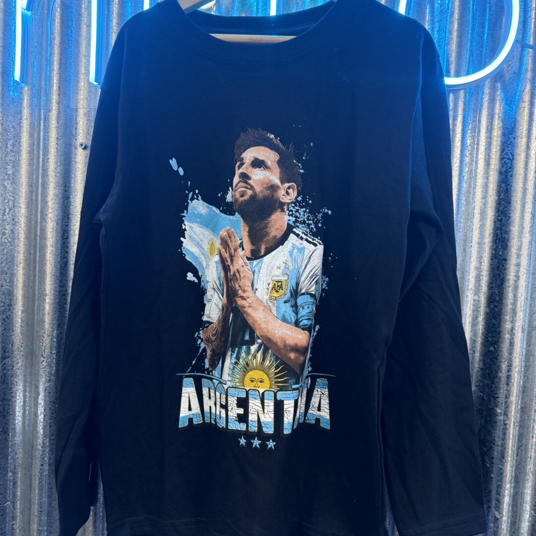 REMERA MESSI BANDERA NEGRA