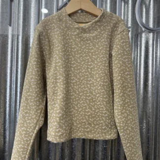 REMERA MINIFLOR BEIGE  ( tipo bucito )