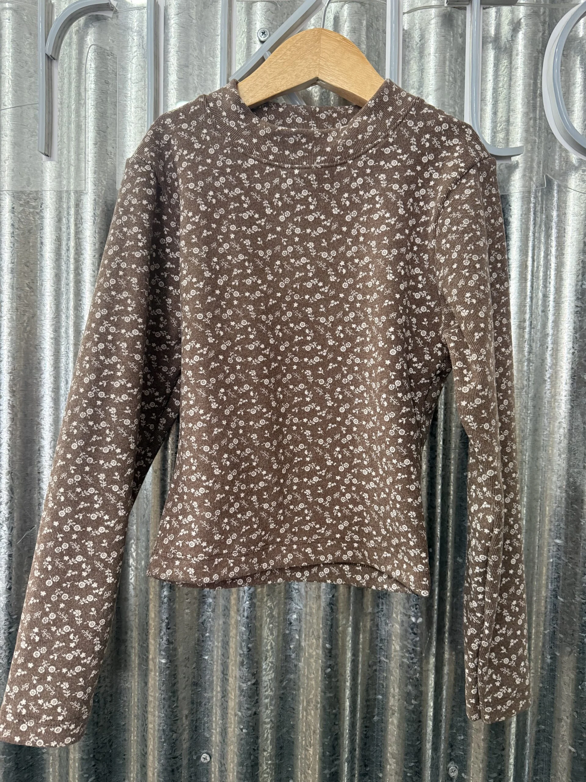 REMERA MINI FLOR DARLON CHOCÓ ( tipo bucito)