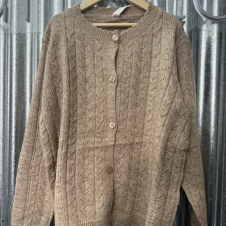 CARDIGAN TRENZADO CAMEL . LINEA IMPORTADA