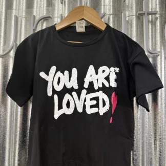 REMERA LOVED NEGRO