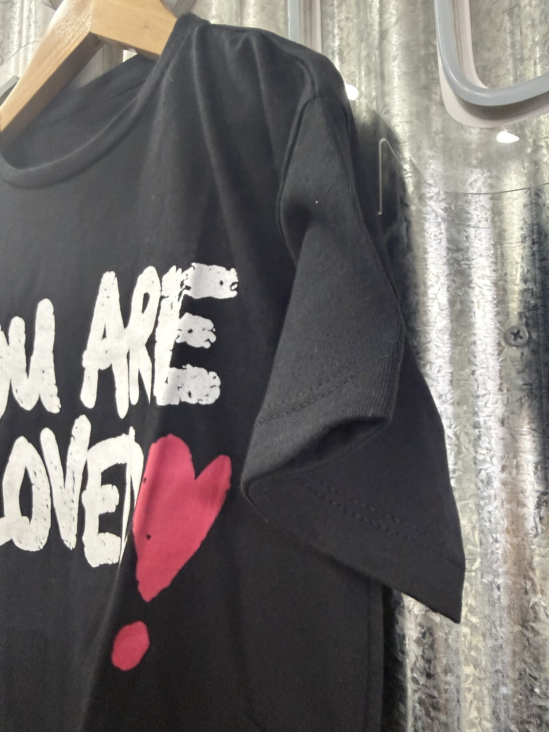 REMERA LOVED NEGRO - Imagen 2