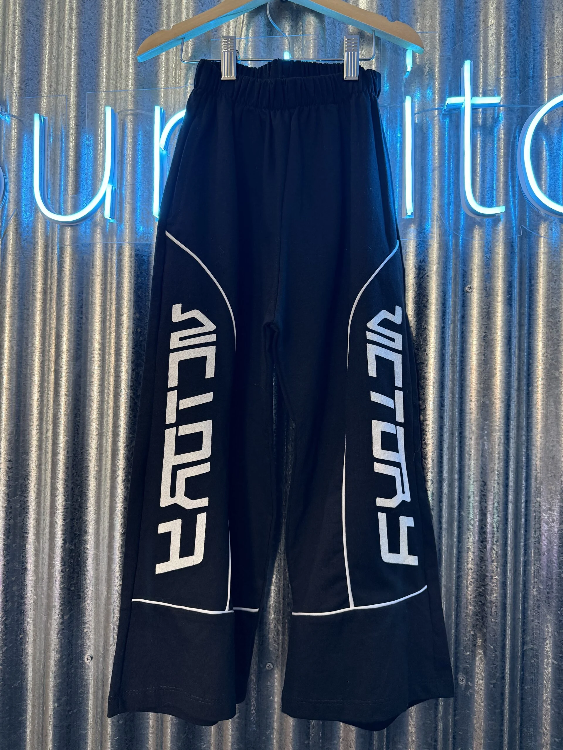 JOGGER BAGGY RUSTICO NEGRO VICTORY