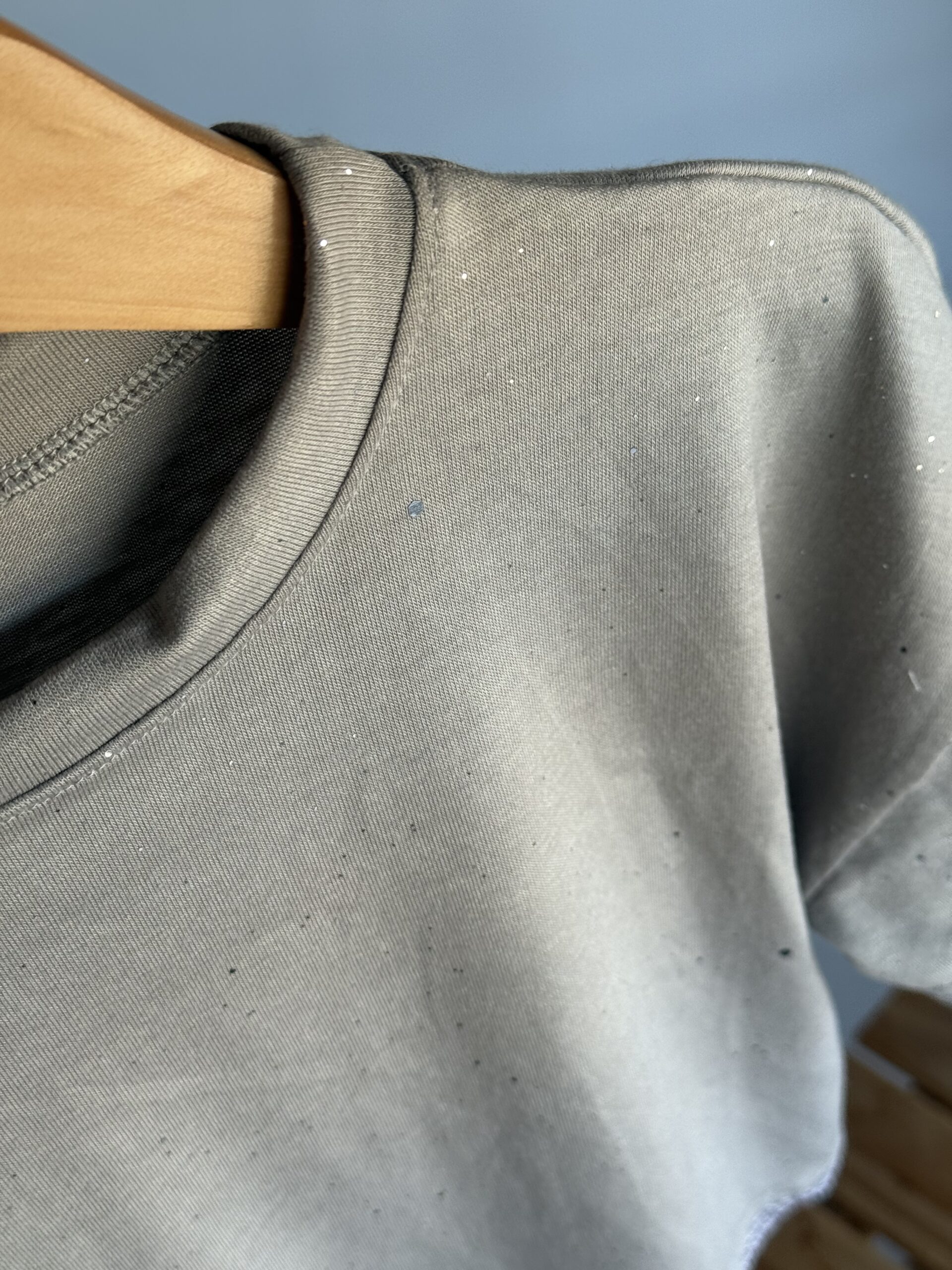 REMERA MODAL SOFT BRILLOS Y PUNTILLA VISON - Imagen 2