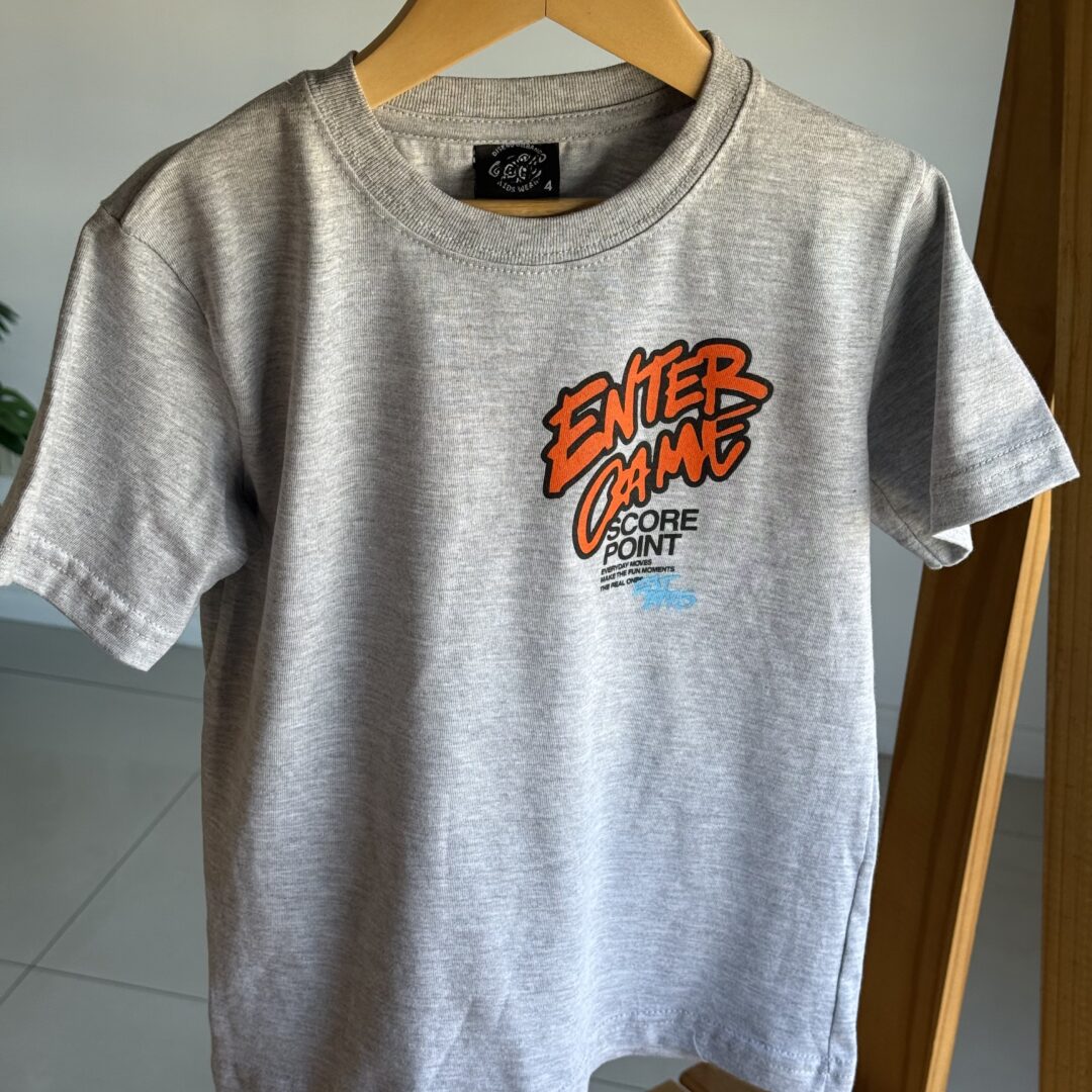 REMERA ENTER GAME  GRIS