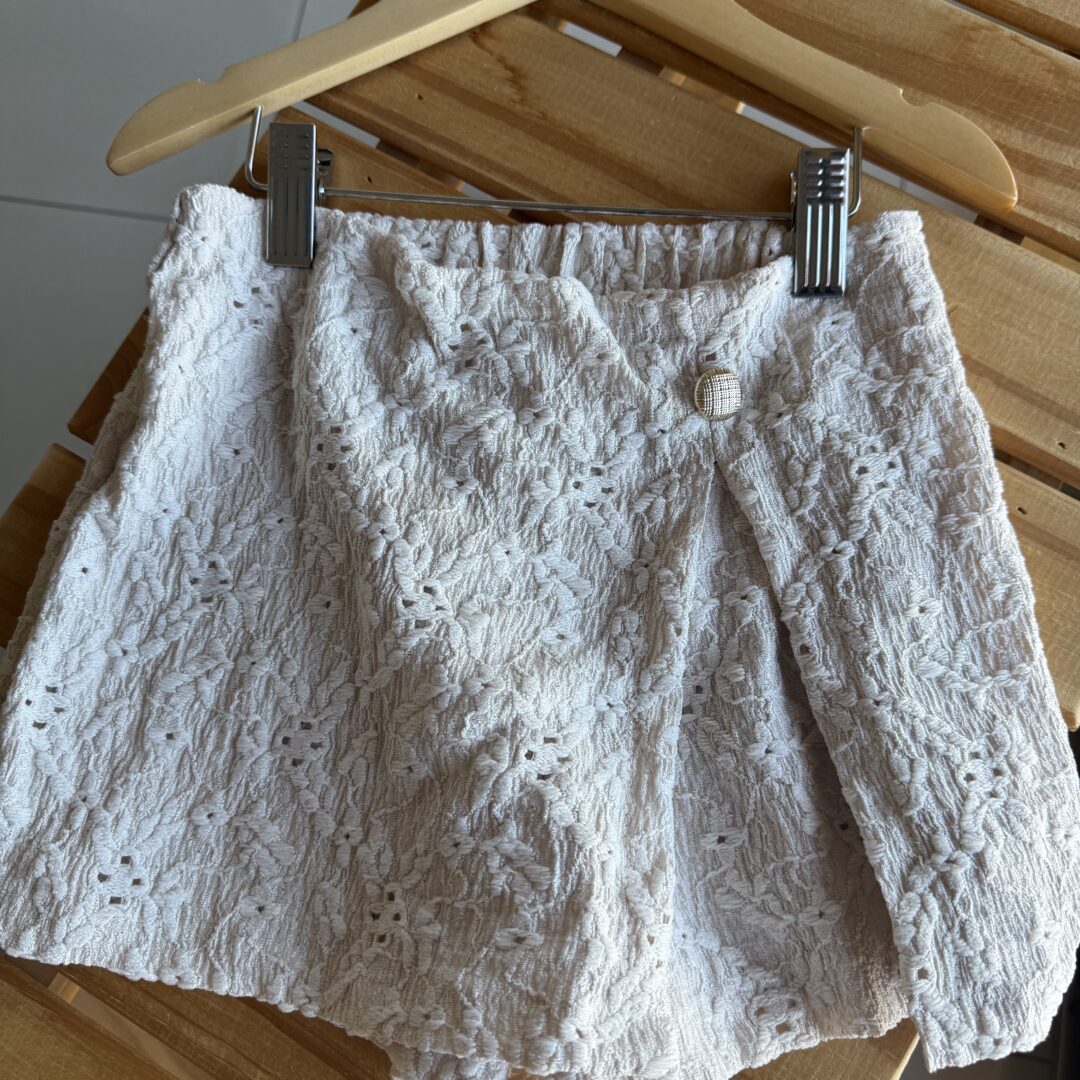 POLLERA SHORT BRODERIE DENANCY BEIGE