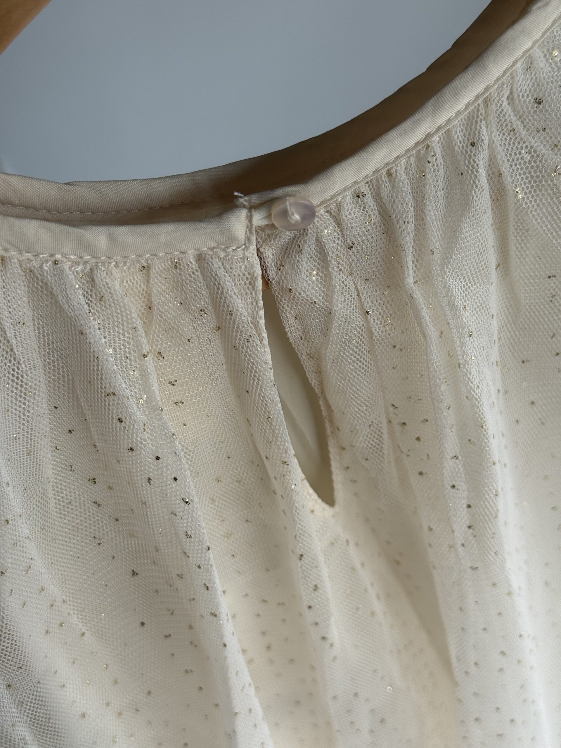 VESTIDO TUL BRILLOS CREMA. LÍNEA IMPORTADA - Imagen 2