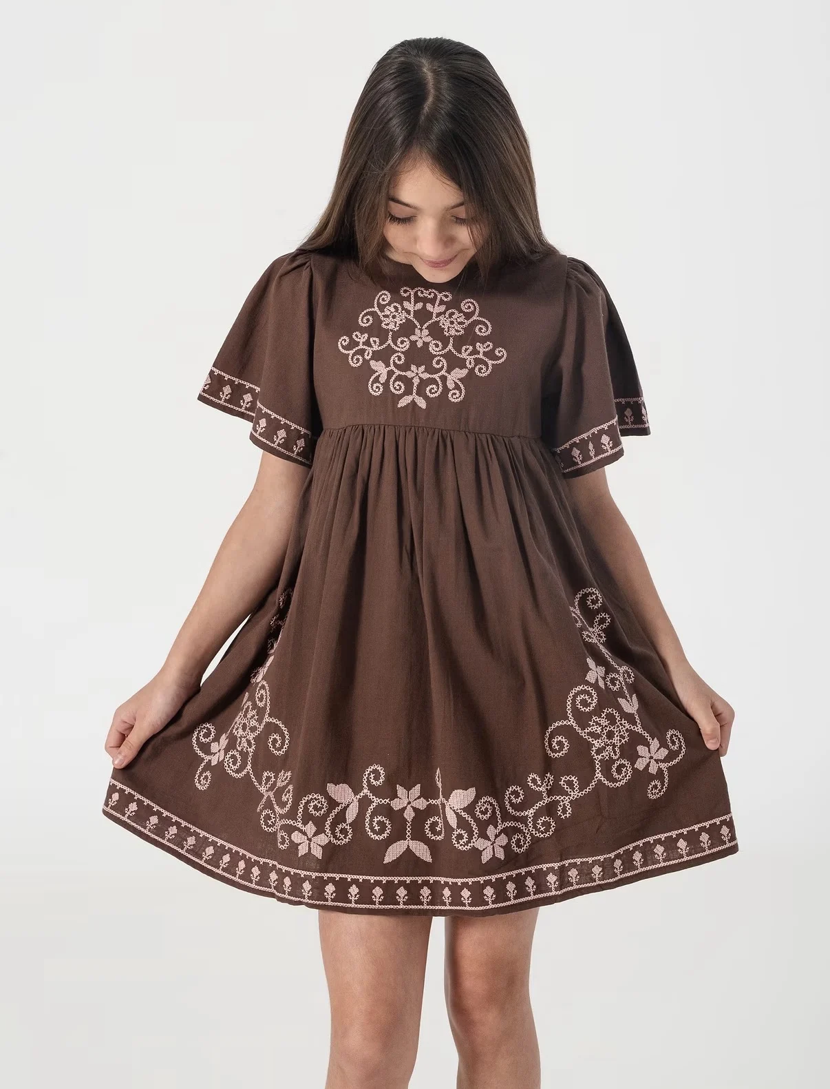 VESTIDO BORDADO CHOCOLATE. LINEA IMPORTADA