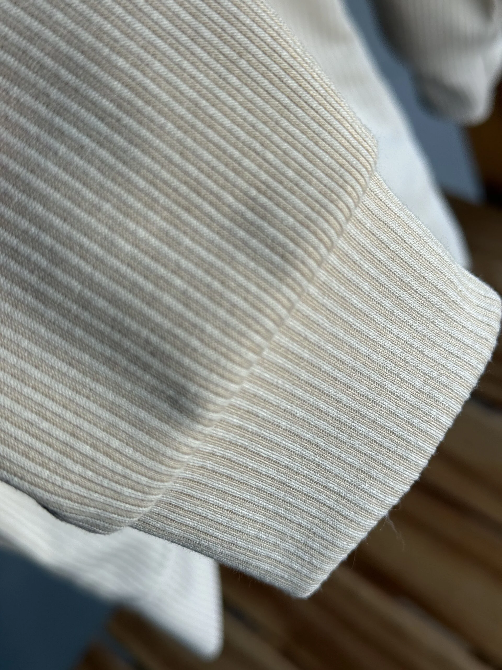 BUZO MORLEY DISEL BEIGE ( liviano ) - Imagen 2