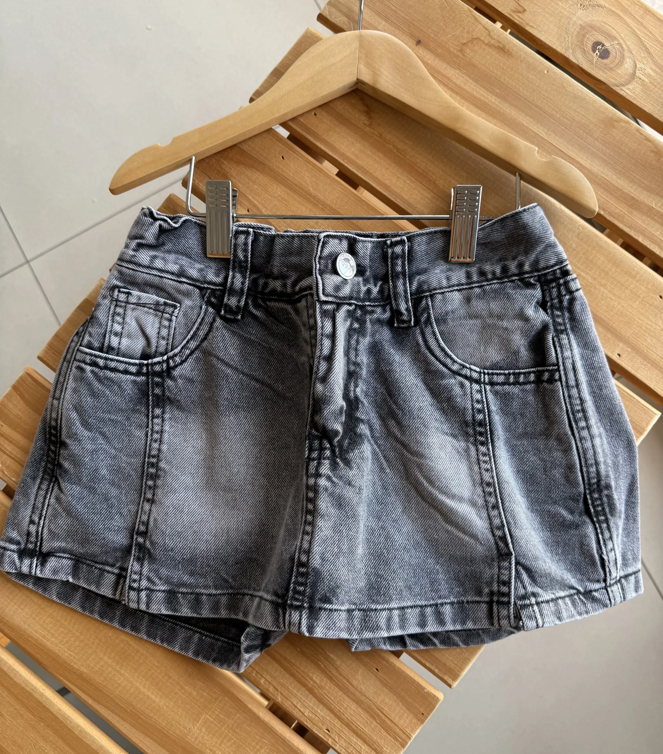 POLLERA SHORT TAJOS DENIM GRIS