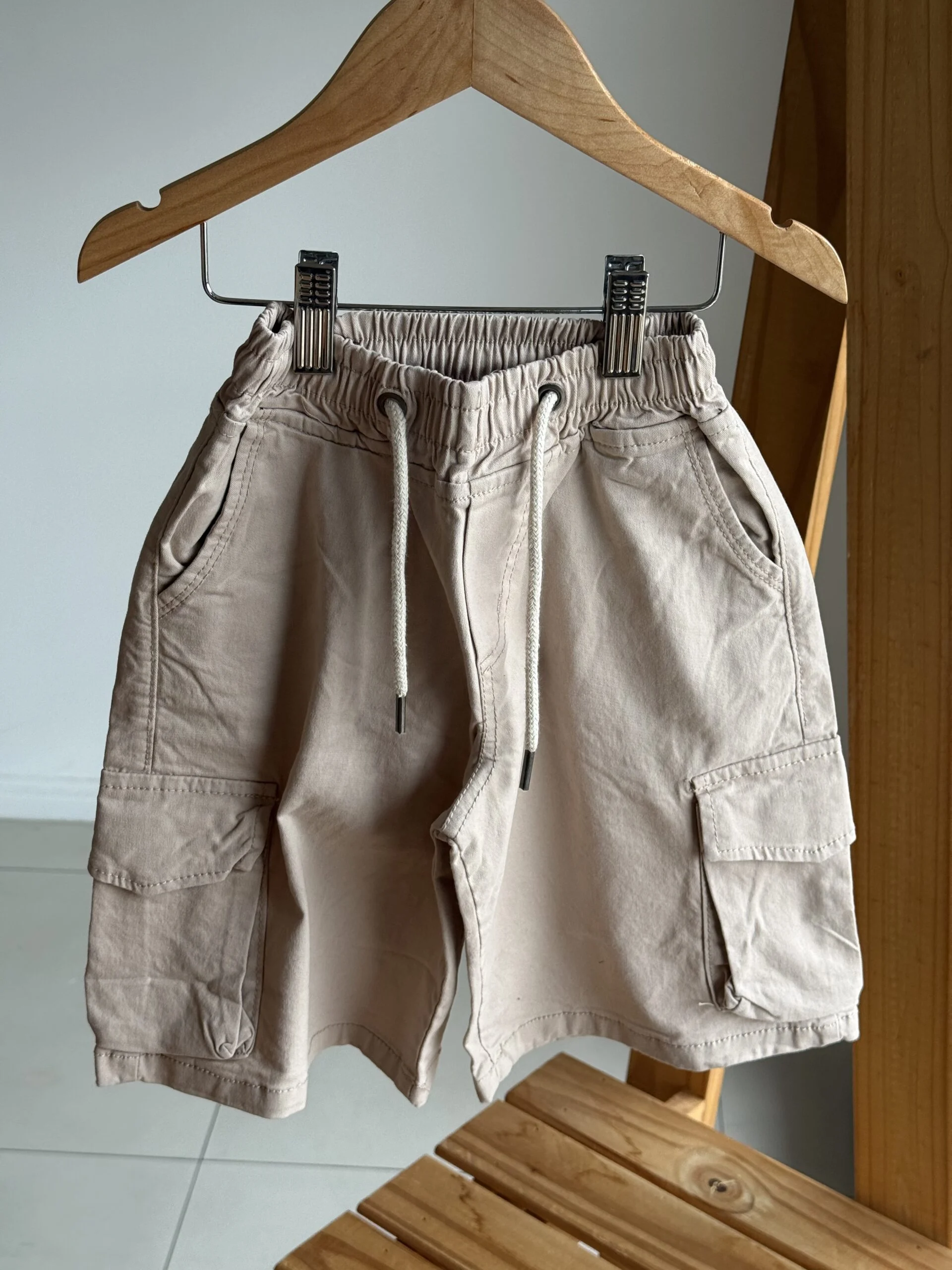 BERMUDAS GABARDINA BEIGE TOM