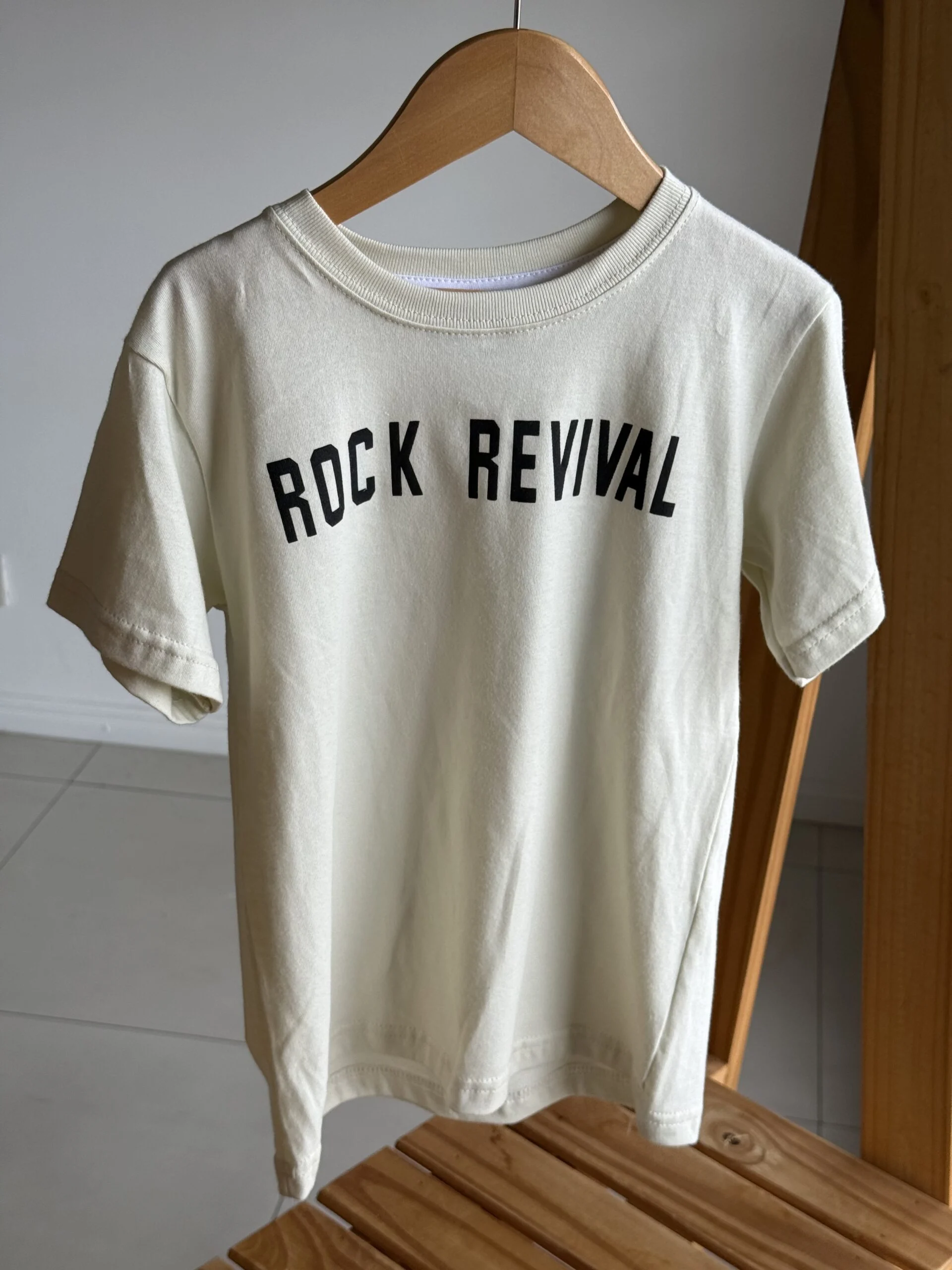 REMERA ROCK REVIVAL BEIGE