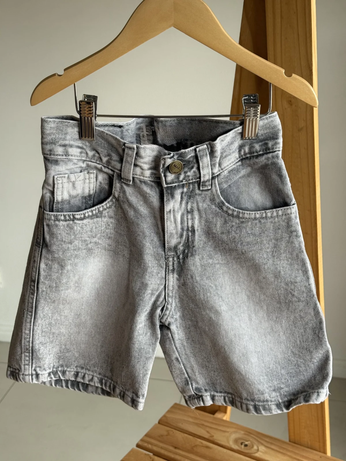 BERMUDAS DENIM GRIS