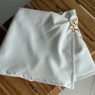 POLLLERA SHORT SASTRERA BLANCA APLIQUE