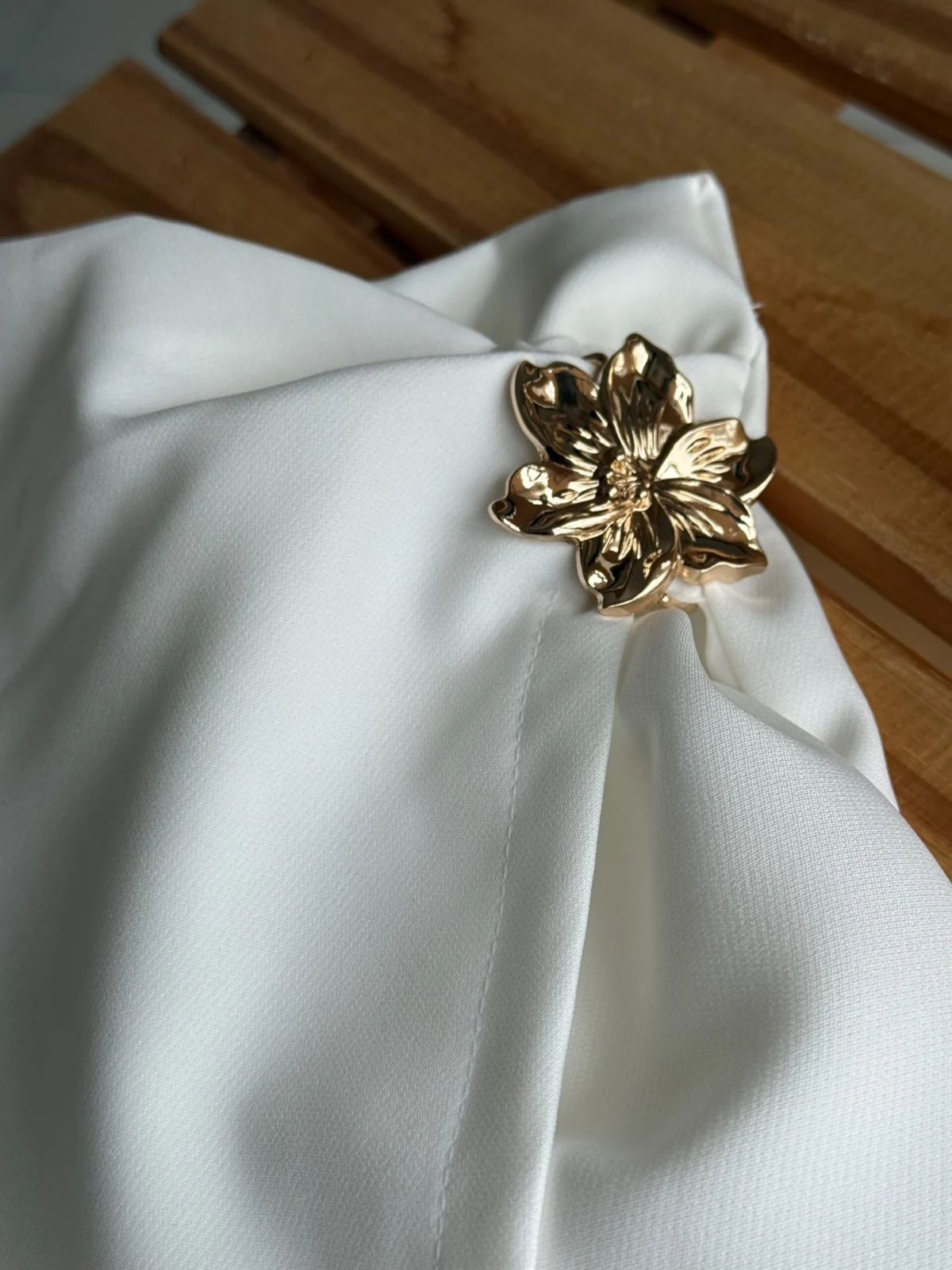 POLLLERA SHORT SASTRERA BLANCA APLIQUE - Imagen 2